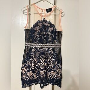 Dress Forum Los Angeles California Navy & Peach Aplaque & Sheer Dress Size Large